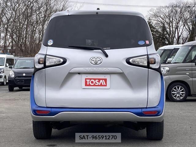 Toyota SIENTA 2015-07 4603586-24