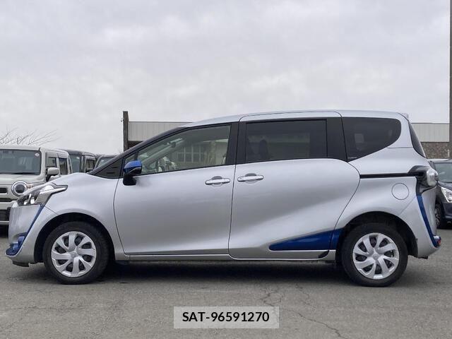 Toyota SIENTA 2015-07 4603586-26