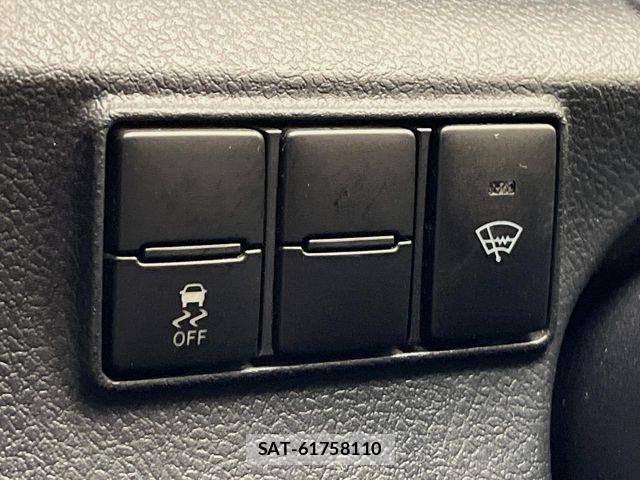 Toyota SIENTA 2019-06 6220624-7