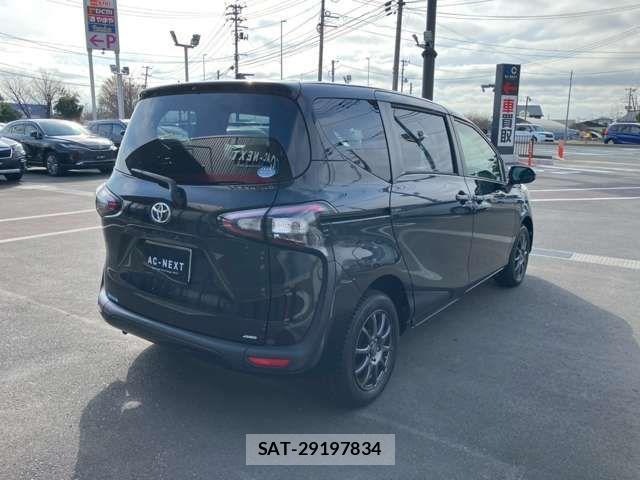 Toyota SIENTA 2016-04 6914634-18