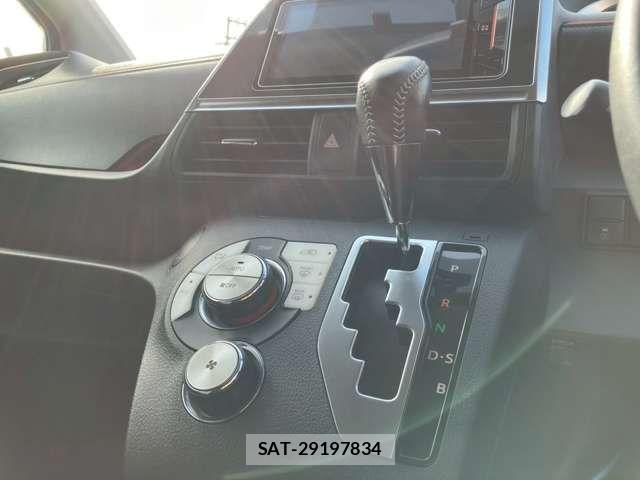 Toyota SIENTA 2016-04 6914634-6