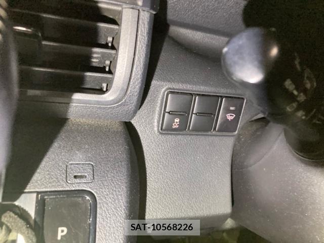 Toyota SIENTA 2016-05 7226309-21
