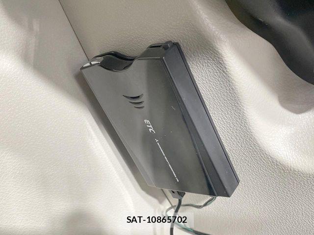 Toyota SIENTA 2017-05 7226306-6