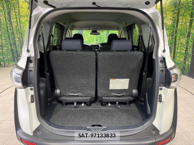 Toyota SIENTA 2017-02 7252635-10