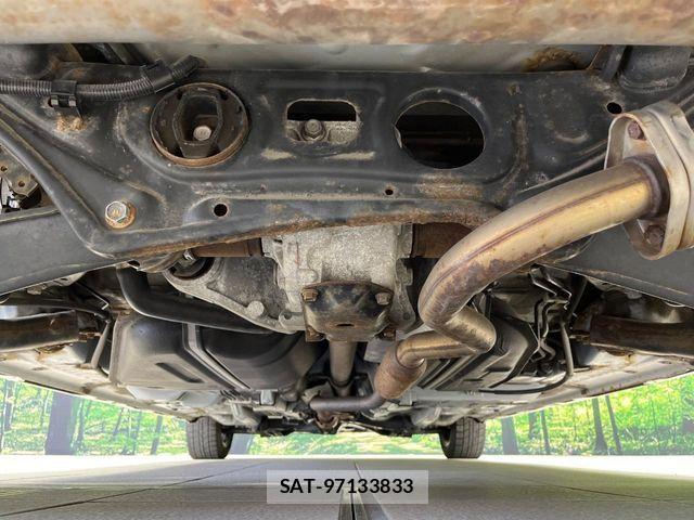 Toyota SIENTA 2017-02 7252635-18