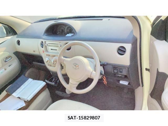 Toyota SIENTA 2009-04 7252638-6
