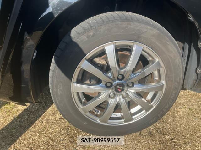 Toyota SIENTA 2016-11 7252637-9