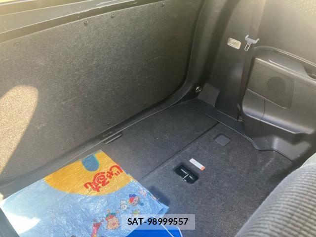 Toyota SIENTA 2016-11 7252637-12