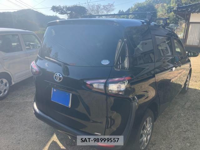 Toyota SIENTA 2016-11 7252637-4