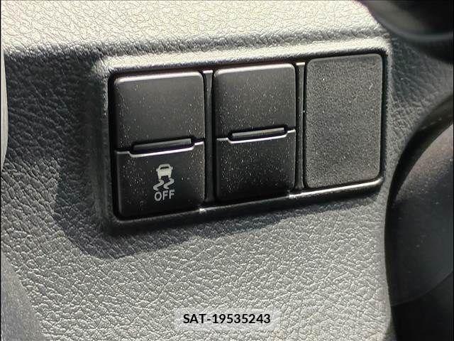 Toyota SIENTA 2018-04 7330754-9
