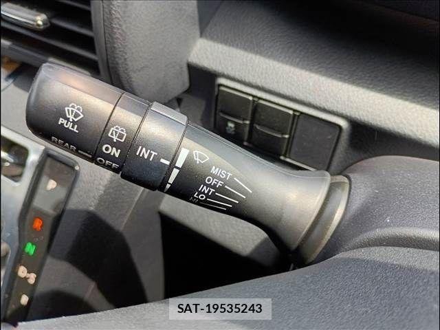 Toyota SIENTA 2018-04 7330754-12