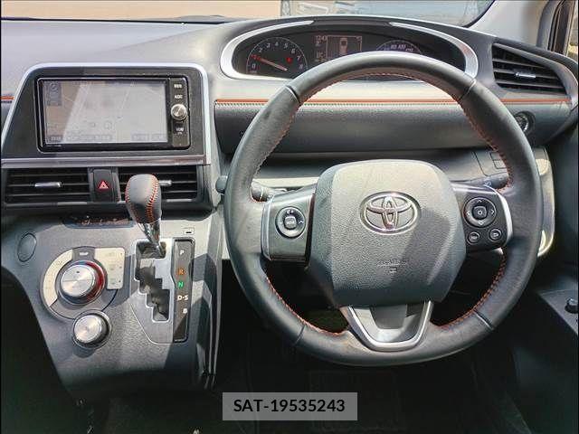 Toyota SIENTA 2018-04 7330754-3
