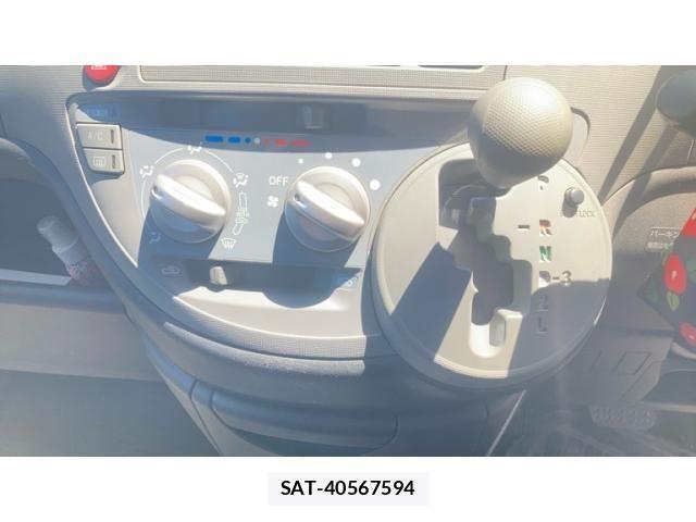 Toyota SIENTA 2005-10 7458482-19