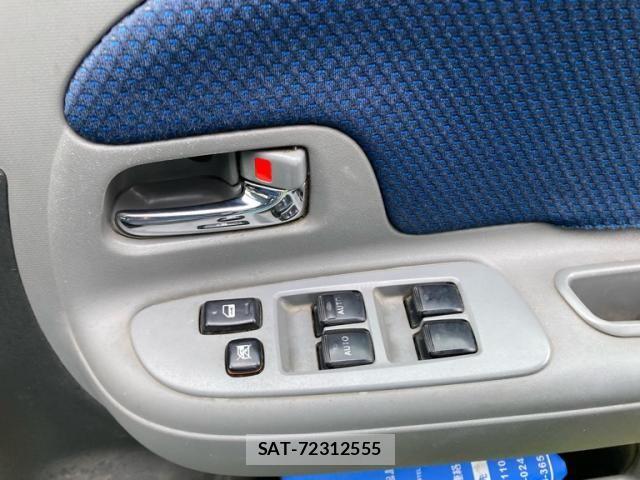 Toyota SIENTA 2006-03 7730018-12