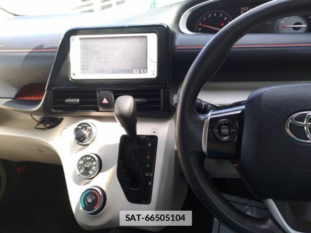 Toyota SIENTA 2015-08 7789969-14