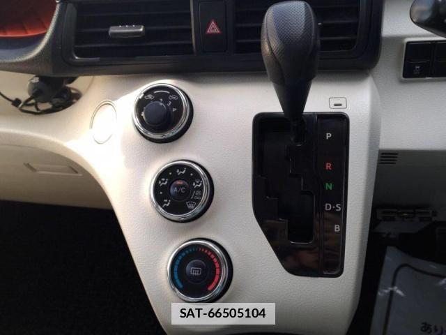 Toyota SIENTA 2015-08 7789969-16