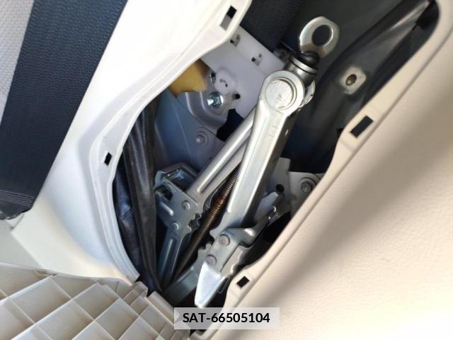 Toyota SIENTA 2015-08 7789969-29