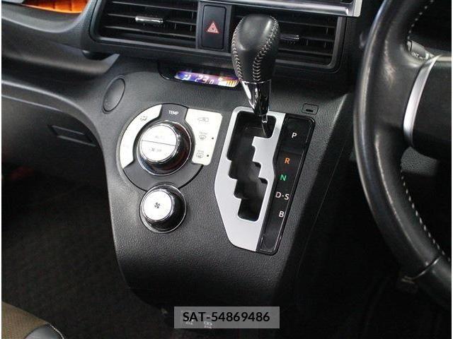 Toyota SIENTA 2020-07 7880120-14