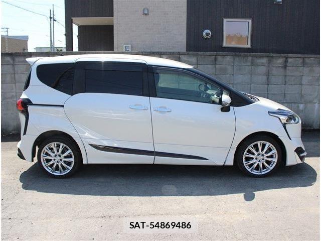Toyota SIENTA 2020-07 7880120-6