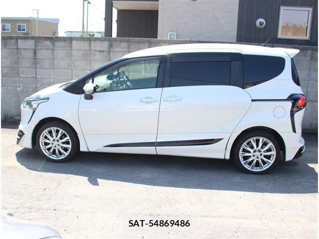Toyota SIENTA 2020-07 7880120-7