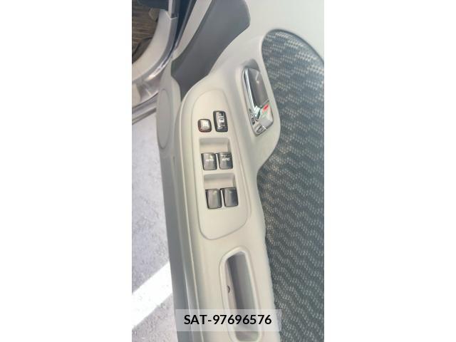 Toyota SIENTA 2010-02 7880121-17