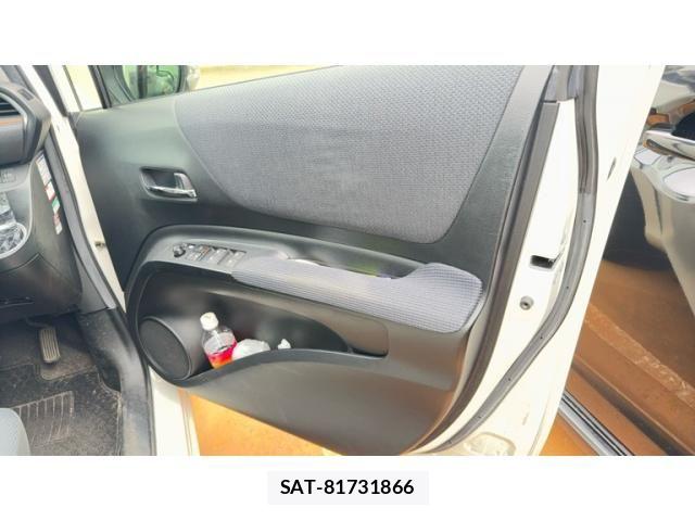 Toyota SIENTA 2018-01 7880119-11