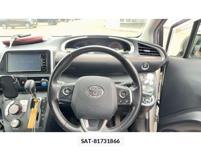 Toyota SIENTA 2018-01 7880119-15