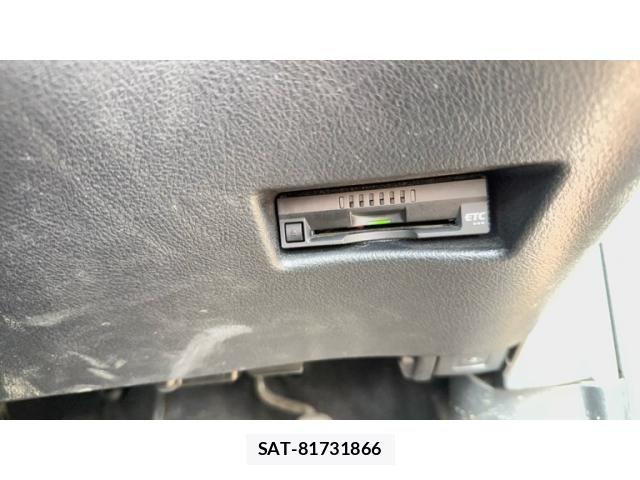 Toyota SIENTA 2018-01 7880119-18