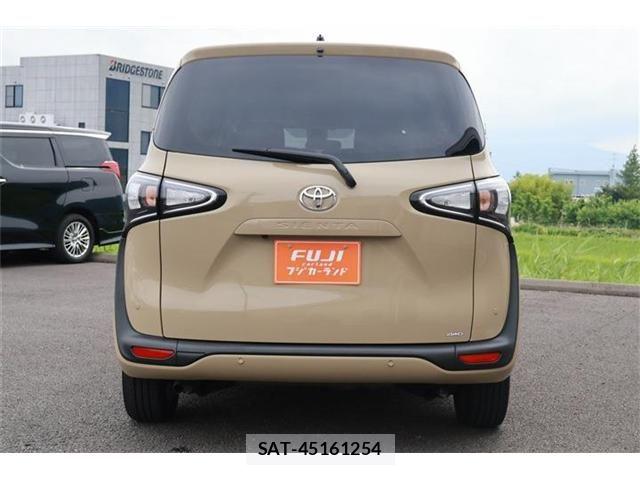 Toyota SIENTA 2021-08 7981375-16
