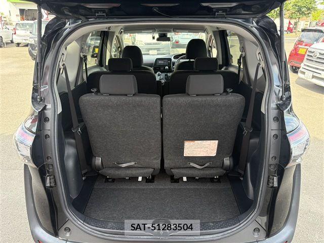 Toyota SIENTA 2017-01 8102345-17