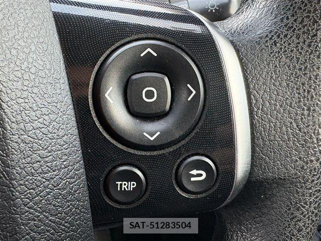 Toyota SIENTA 2017-01 8102345-24