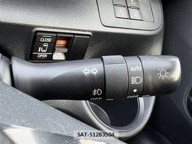 Toyota SIENTA 2017-01 8102345-25