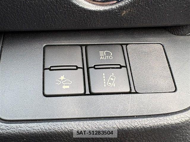 Toyota SIENTA 2017-01 8102345-27