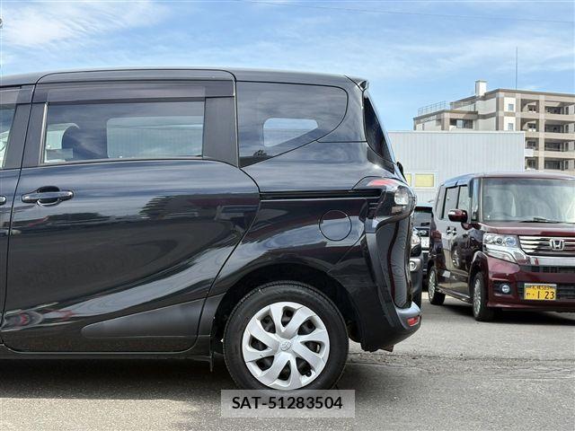 Toyota SIENTA 2017-01 8102345-4