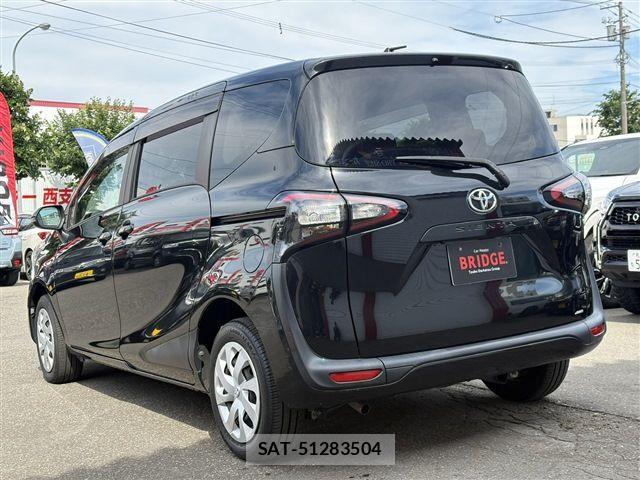 Toyota SIENTA 2017-01 8102345-5