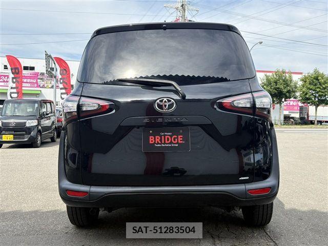 Toyota SIENTA 2017-01 8102345-6