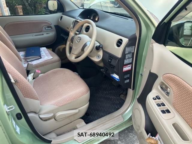 Toyota SIENTA 2014-02 8102344-7