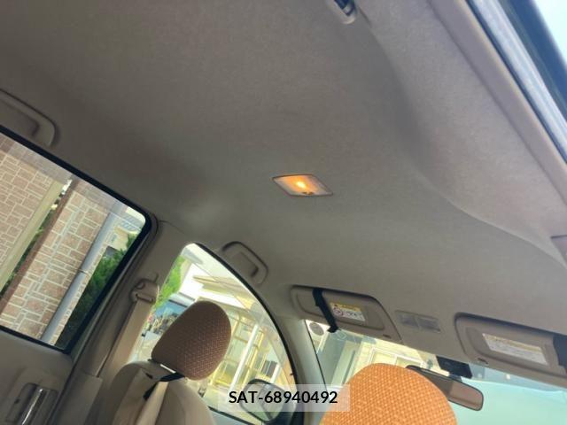 Toyota SIENTA 2014-02 8102344-9