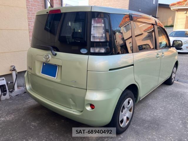 Toyota SIENTA 2014-02 8102344-2