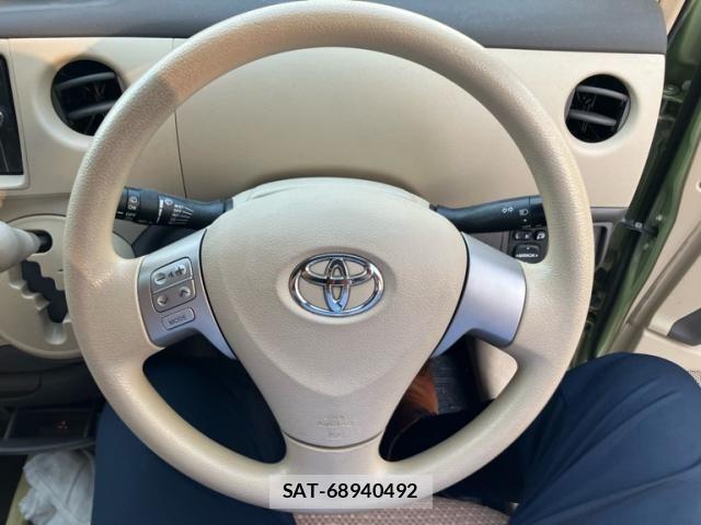 Toyota SIENTA 2014-02 8102344-6