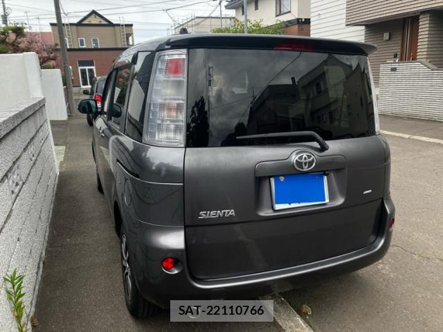 Toyota SIENTA 2009-07 8102347-2