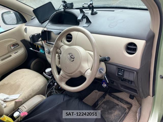 Toyota SIENTA 2007-07 8102346-18