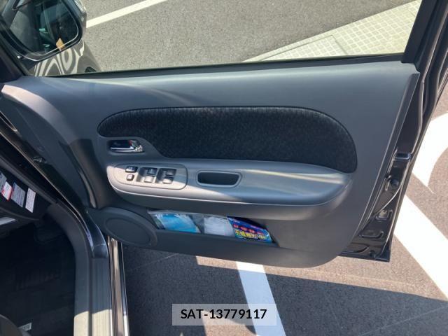Toyota SIENTA 2011-12 8146889-10