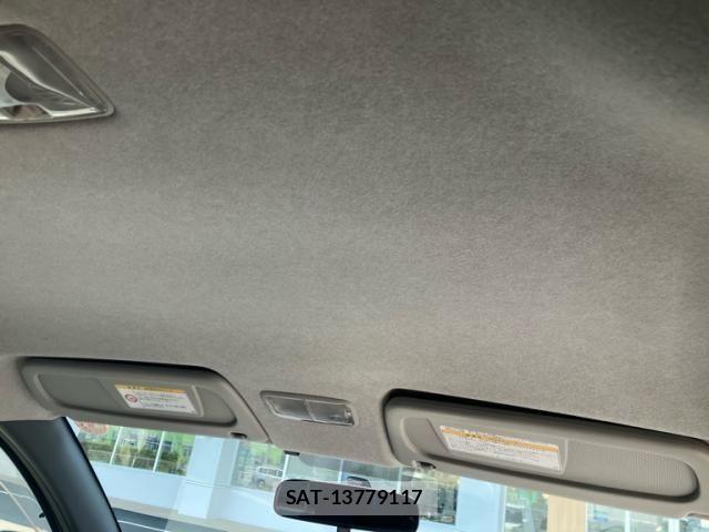 Toyota SIENTA 2011-12 8146889-15