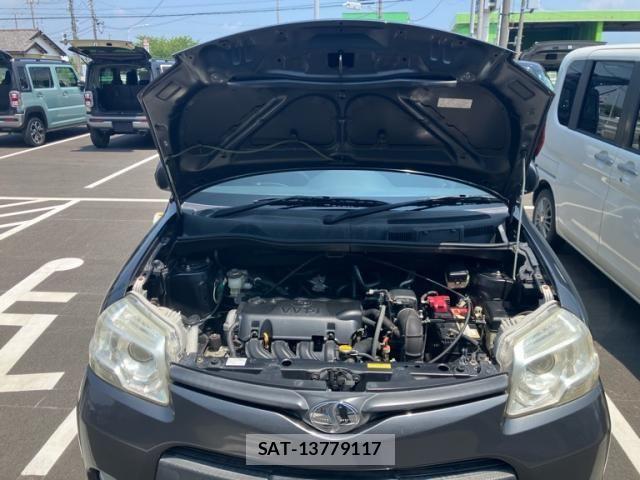 Toyota SIENTA 2011-12 8146889-17
