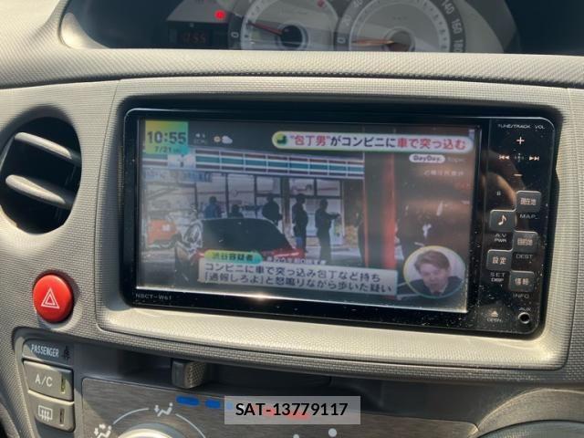 Toyota SIENTA 2011-12 8146889-22
