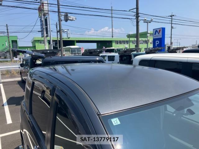 Toyota SIENTA 2011-12 8146889-5