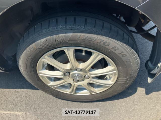 Toyota SIENTA 2011-12 8146889-6