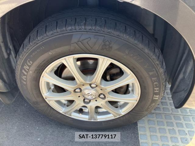 Toyota SIENTA 2011-12 8146889-8