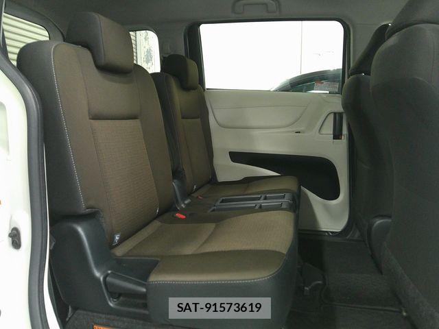 Toyota SIENTA 2021-06 8210732-17